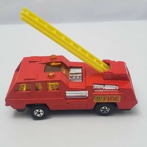 COPY - Matchbox N°22 BLAZE BUSTER FIRE 1975 RED
